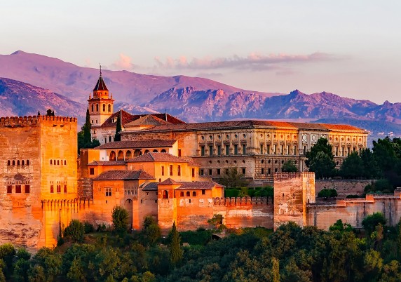 El privilegio de disfrutar de un piso de lujo con vistas en Granada