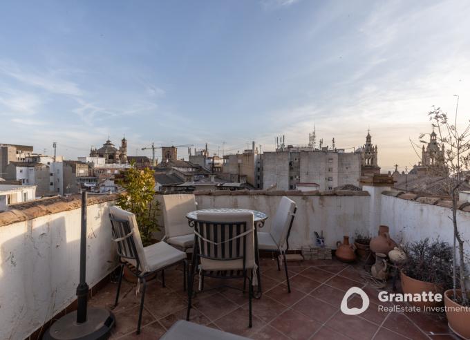 Piso con maravillosa terraza y vistas panorámicas a las ciudad