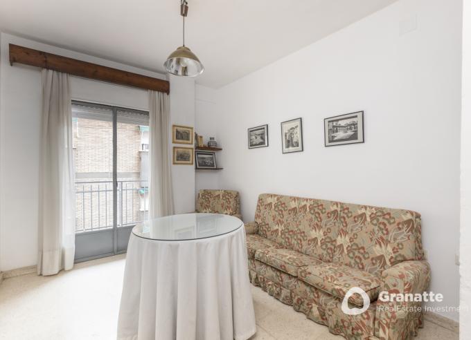 Piso cerca del centro de Granada para reformar