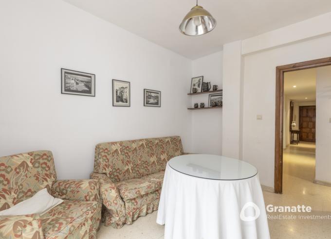 Piso cerca del centro de Granada para reformar