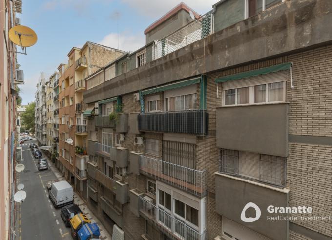 Piso cerca del centro de Granada para reformar