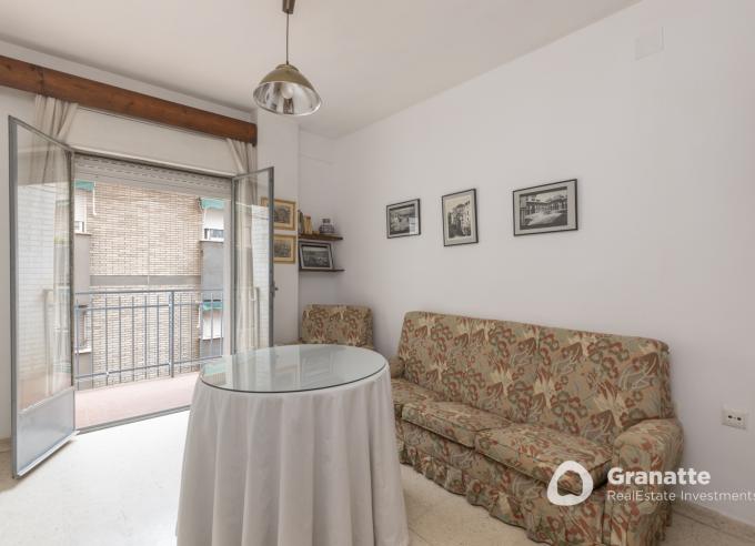 Piso cerca del centro de Granada para reformar