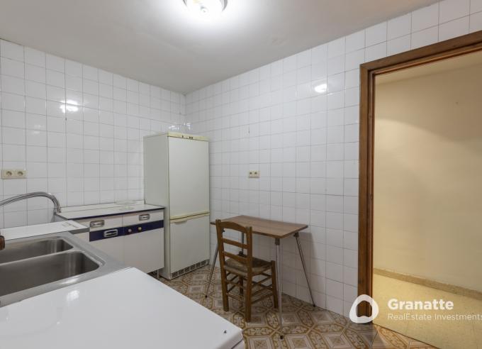 Piso cerca del centro de Granada para reformar