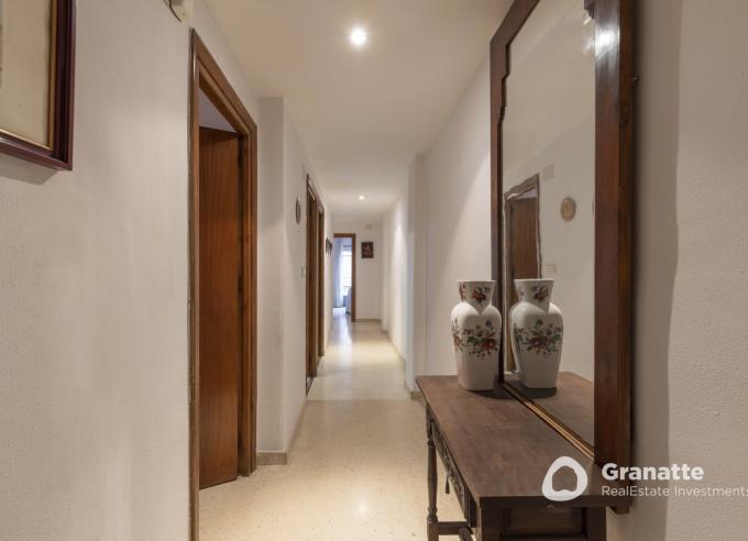 Piso cerca del centro de Granada para reformar