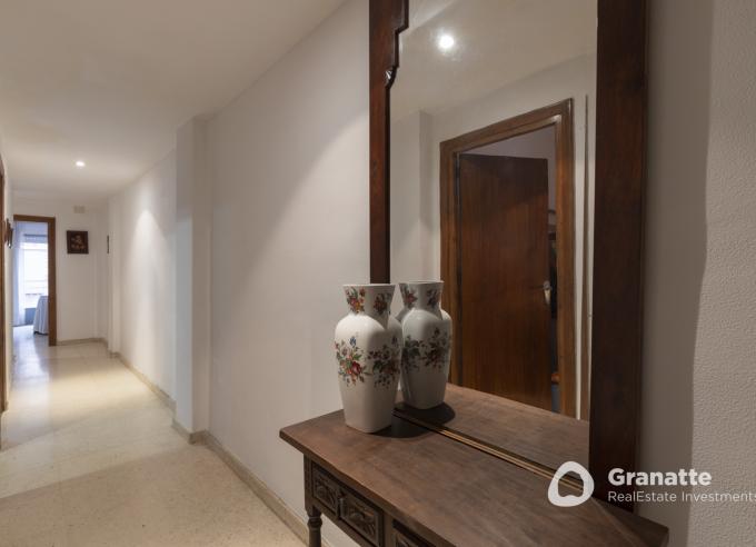 Piso cerca del centro de Granada para reformar