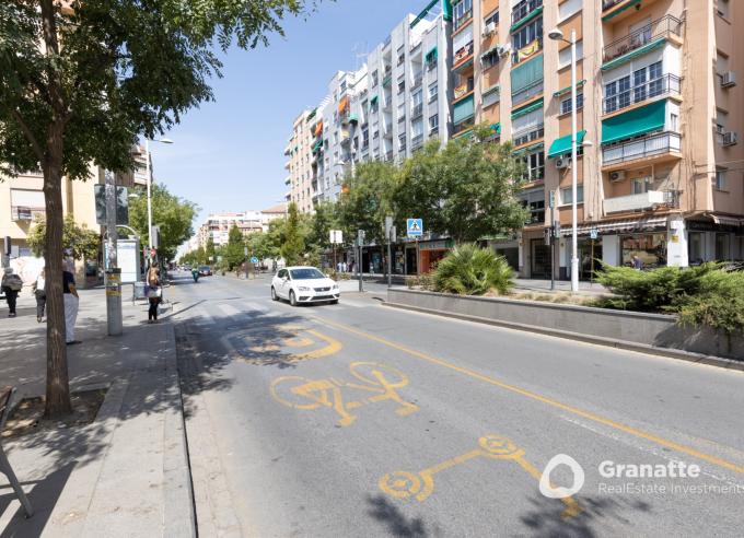 Piso cerca del centro de Granada para reformar