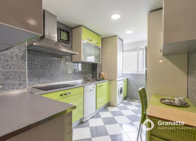Piso en venta en Granada en el Barrio de Mirasierra