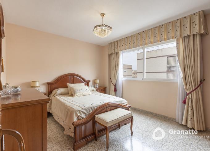 Piso en venta en Granada en el Barrio de Mirasierra