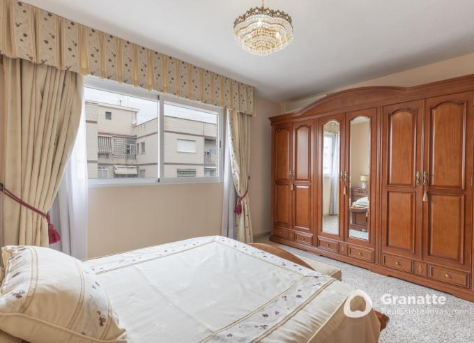 Piso en venta en Granada en el Barrio de Mirasierra