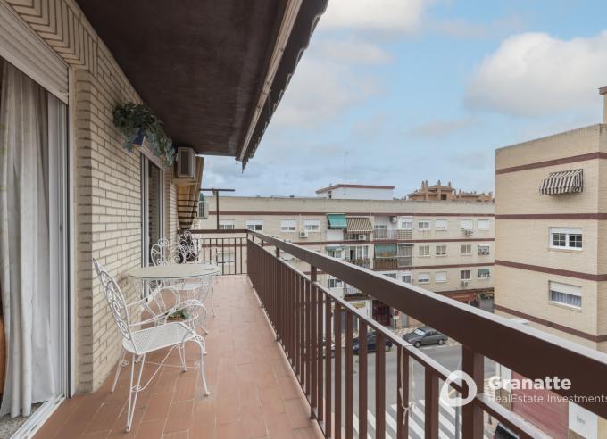 Piso en venta en Granada en el Barrio de Mirasierra