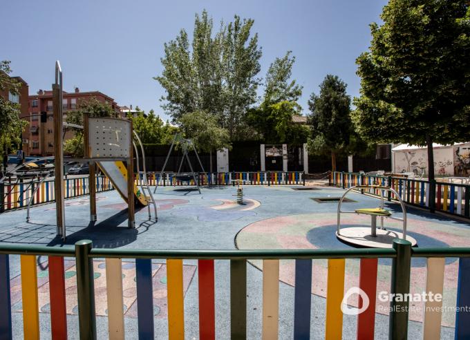 Piso en venta en Granada en el Barrio de Mirasierra