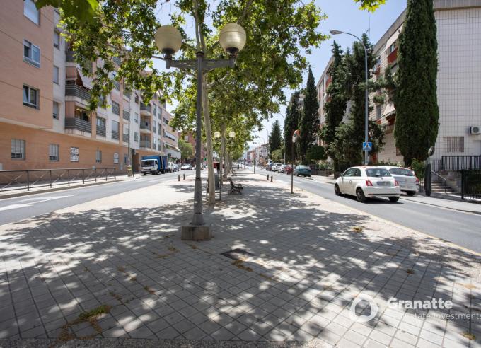 Piso en venta en Granada en el Barrio de Mirasierra