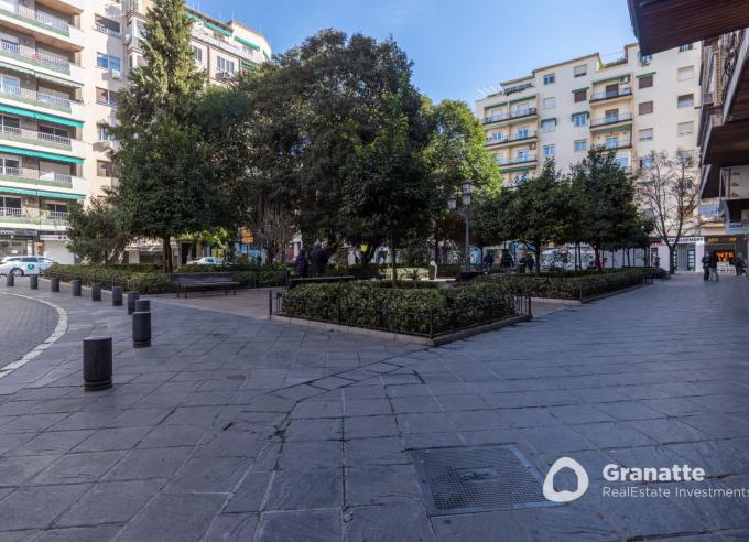 Piso con terraza en Centro de Granada