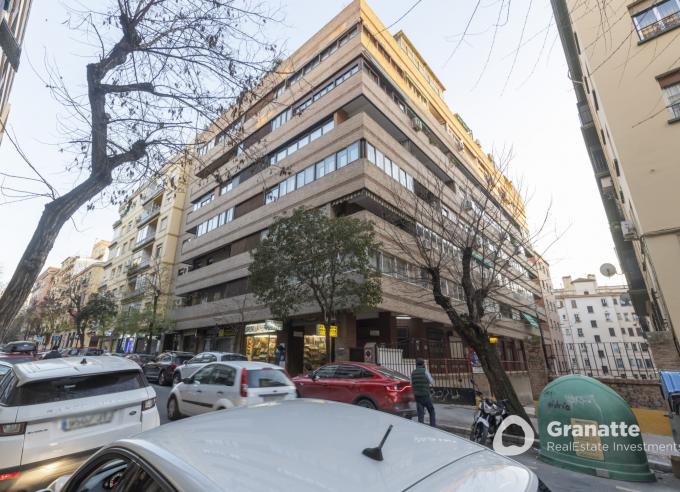 Piso con terraza en Centro de Granada