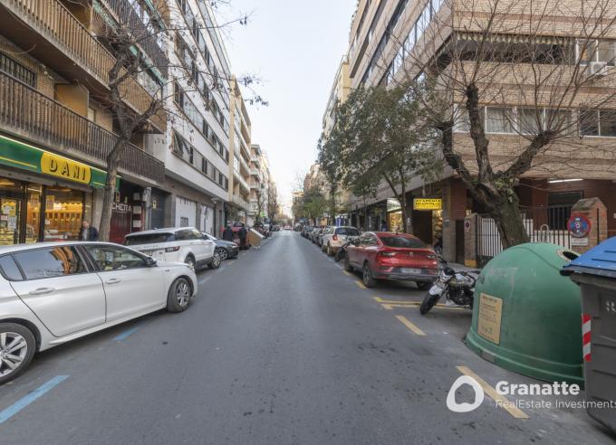 Piso con terraza en Centro de Granada