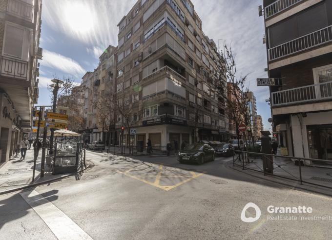 Ancha de Gracia reformado totalmente amueblado