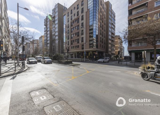 Ancha de Gracia reformado totalmente amueblado