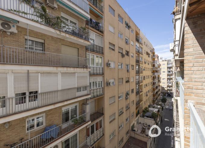 Piso en quinta planta con garaje en pleno centro